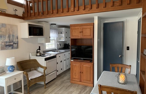 East Sandwich Cottage | Beachland L - Cozy East Sandwich getaway, steps from beach