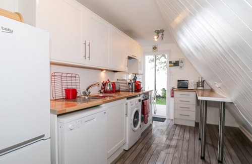 Martin Cottage | BEACHMASTER, family friendly, with a garden in Kingsdown