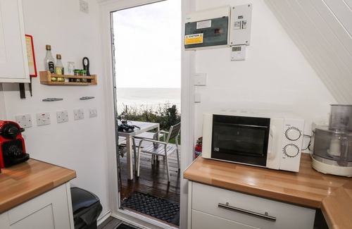 Martin Cottage | BEACHMASTER, family friendly, with a garden in Kingsdown