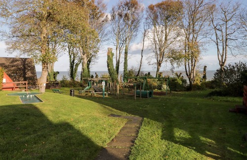 Martin Cottage | BEACHMASTER, family friendly, with a garden in Kingsdown