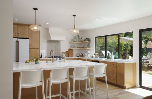 Pierpont Bay House | Beachmont Luxurious Beach Escape-Stylish 5BR Haven