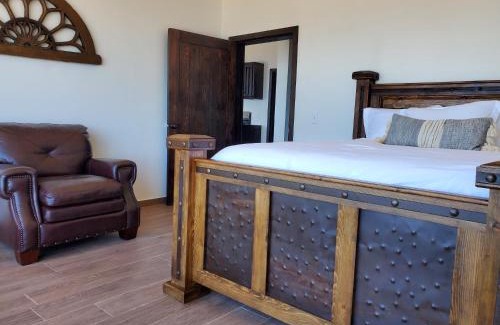 Primo Tapia Villa | BeachPleaseBaja - Villa with Infinity Jacuzzi