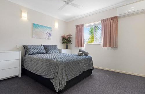 Torquay Apartment | Beachside 2-Bed Apartment with Secure Parking
