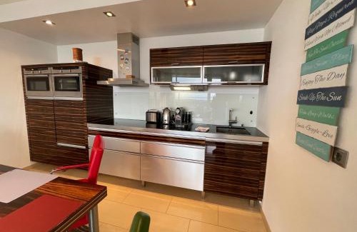 Alt-Travemunde/Ronnau Apartment | Beachside 2-Zimmer-Wohnung mit Meerblick