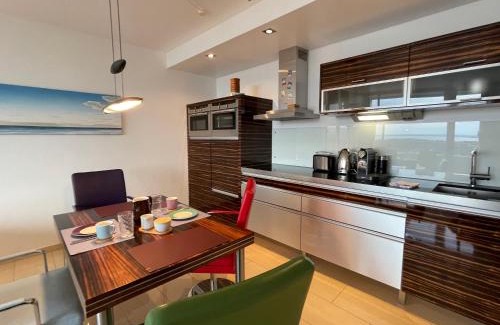 Alt-Travemunde/Ronnau Apartment | Beachside 2-Zimmer-Wohnung mit Meerblick