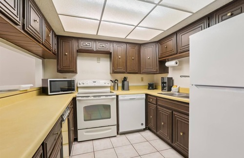 Crescent Beach Apartment | Beachside 2br/2ba Condo w/Pool, Balcony & Boat Parking in St. Augustine
