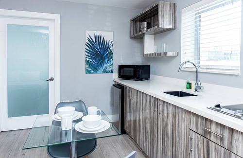 North Beach Hotel | Beachside All Suites Hotel