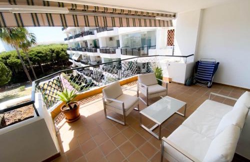 Sitio de Calahonda Apartment | Beachside apartment Mi Capricho Portal 7