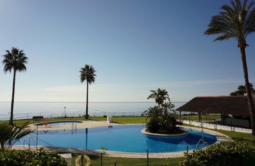 Sitio de Calahonda Apartment | Beachside apartment Mi Capricho Portal 7