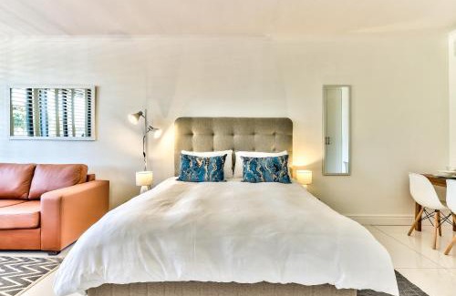 Three Anchor Bay Apartment | Beachside Apt with Amazing Views and No Loadshedding
