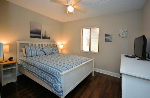 St. Augustine Beach Apartment | Beachside Bliss-Courtyard Villa-Beachside condo