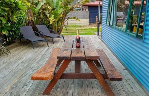Tata Beach House | Beachside Bach Just across the road to Ligar Bay!