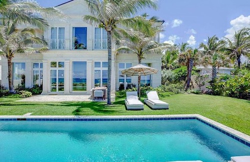 West Grand Bahama Villa | Beachside Bliss – 4Bed/5Bath Villa with direct ocean and harbour access