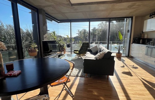 Elwood Apartment | Beachside Bliss