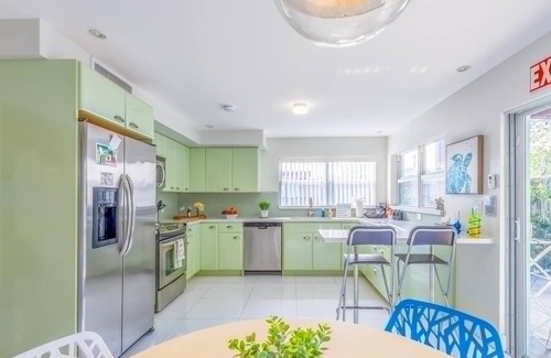Dania Beach Villa | Beachside Bliss Lush Private Pool, BBQ, King Bed