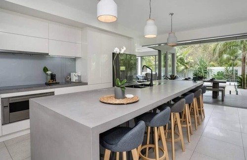 Yaroomba House | 'Beachside Bliss' - Luxury Family Oasis!