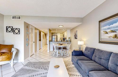 Crescent Beach Apartment | Beachside Bliss