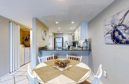 Crescent Beach Apartment | Beachside Bliss