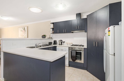 Broadwater Resort | Beachside Breakaway - Wifi, Family Friendly