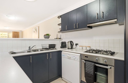 Broadwater Resort | Beachside Breakaway - Wifi, Family Friendly
