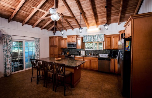 Spanish Wells House | Beachside Bungalow- Tranquility House