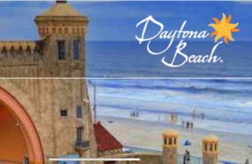 Surfside Historic District House | Beachside Bungalow *NASCAR*Walk to Main St/ Ocean