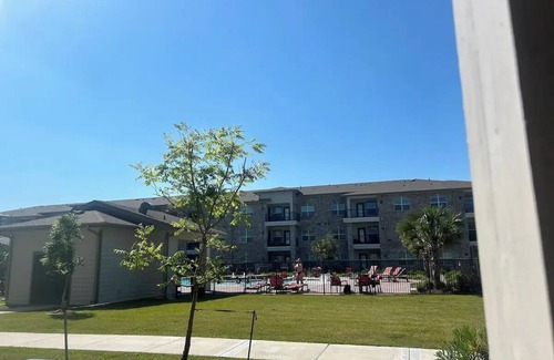 Texas City Apartment | Beachside Bungalow near Galveston w/Pool & Parking