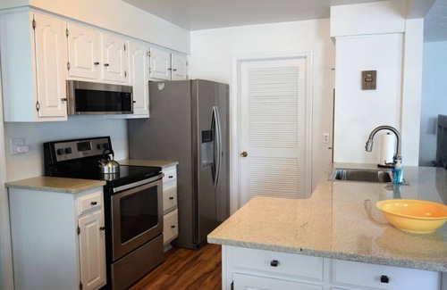 Erie County House | Beachside Cottage- 1 min walk to sand and sun