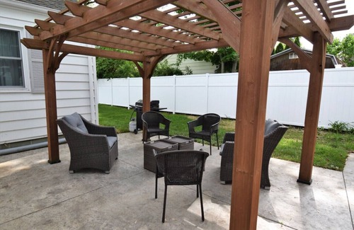 Erie County House | Beachside Cottage- 1 min walk to sand and sun