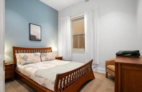 Glenelg South House | Beachside Cottage Glenelg Sth