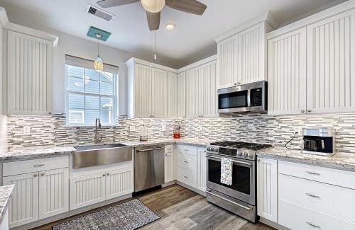 Pirates Beach House | Beachside Dream House, Heated Poolhot Tub