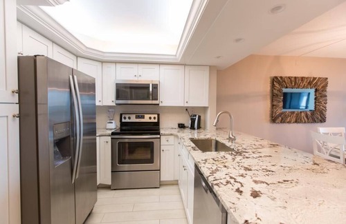 Sanibel Hotel | Beachside Escape with Garden Views, Bike Paths & Island Dining — 3 Units