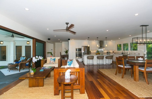 Kailua House | Beachside 🏖 Family, vacation home with pool 🌺 NO CLEANING FEE!