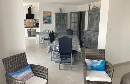 Saint-Hilaire-de-Riez Cottage | Beachside House with Private Garden, 3 Bedrooms, and Close to Forest