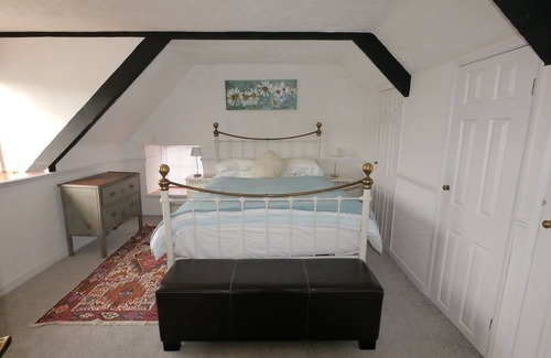 Portmellon Apartment | Beachside holiday home, extensive sea views, private garden and parking