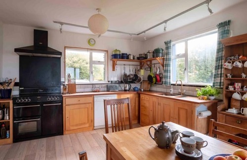 Castlecove House | Beachside holiday home in stunning location overlooking the wild Atlantic way.