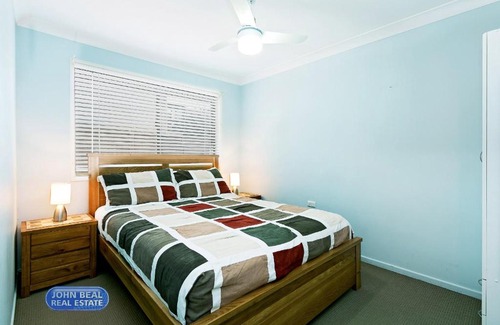 Redcliffe House | Beachside Holiday Home