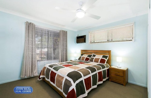 Redcliffe House | Beachside Holiday Home