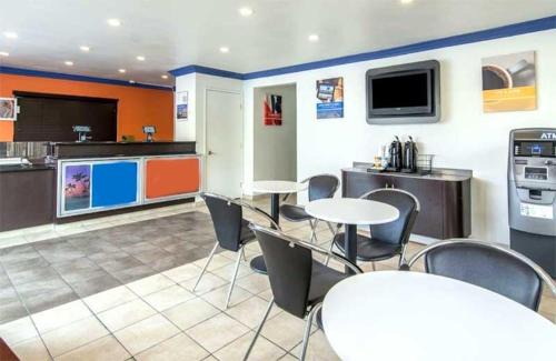 Southwest Anaheim Hotel | Beachside Inn