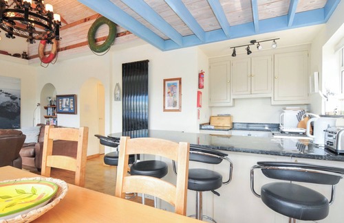 Polzeath Cottage | BEACHSIDE, pet friendly, country holiday cottage in Polzeath