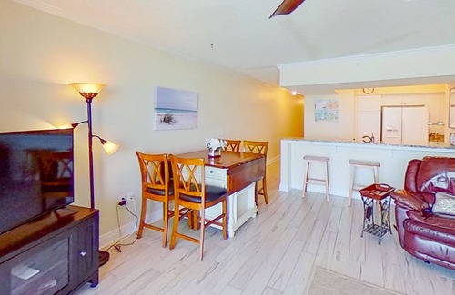 Open Sands Condo | Beachside retreat just steps from the water w/ private balcony