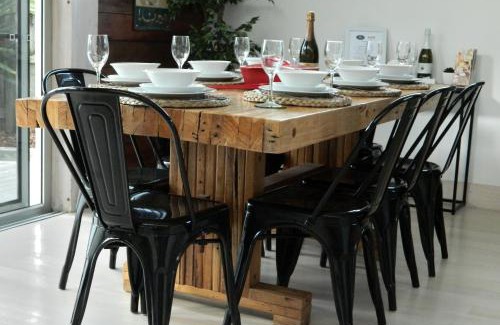 Rosebud House | Beachside Rosebud Retreat with *Wheelchair access*