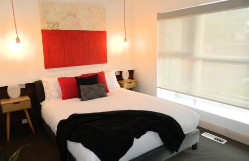 Rosebud House | Beachside Rosebud Retreat with *Wheelchair access*