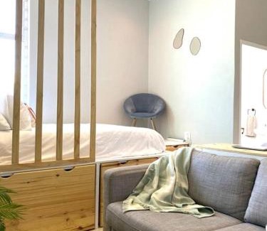 Redhill Apartment | Beachside Studio Apartment on Surfers Corner