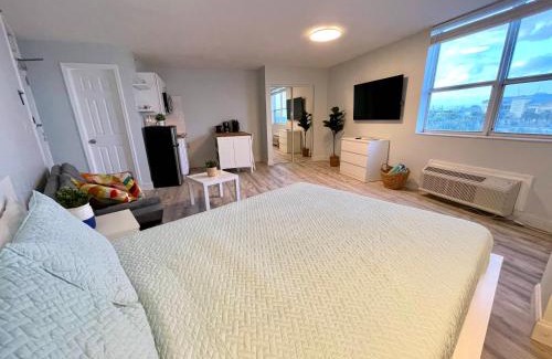 Lenox Park Apartment | Beachside Studio w Ocean View Steps to the Sand