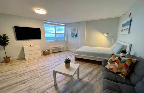 Lenox Park Apartment | Beachside Studio w Ocean View Steps to the Sand