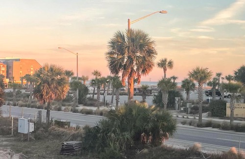 Gulf Shores Hotel | Beachview 208