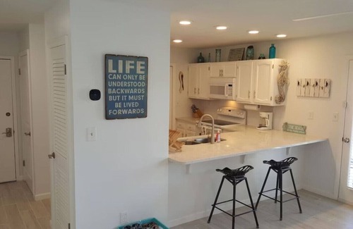 Navarre Beach Apartment | Beachview Beachin`, Navarre Beach