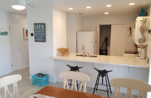 Navarre Beach Apartment | Beachview Beachin`, Navarre Beach
