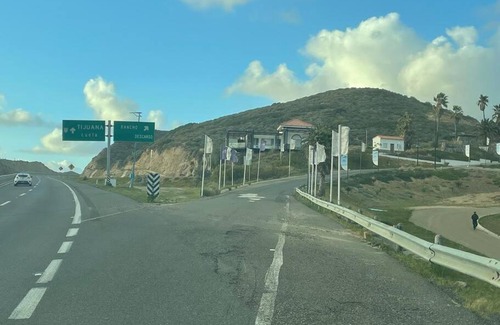 Playas de Rosarito House | BeachView Condo! 5 minute drive to Puerto Nuevo